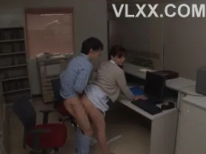 Em đồng nghiệp thích được mút chổ đó nên anh trai cũng nhiệt tình húp