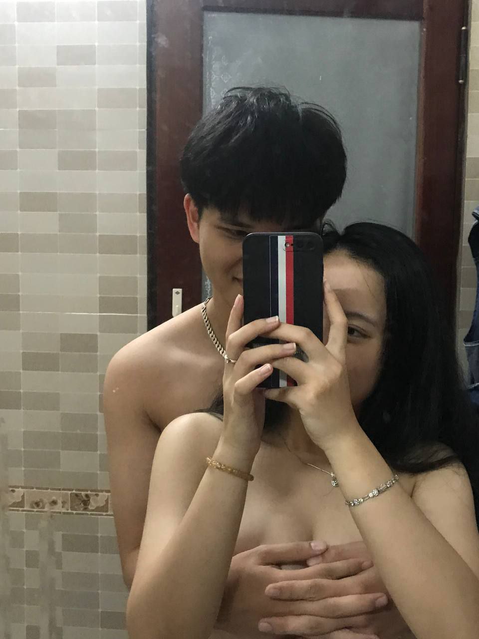 Khám phá, lựa chọn cẩn thận, chuyên về các mẫu xe hơi giá trị cao, chất lượng hàng đầu và các nữ thần chân dài. Trò chơi này là một chiến thắng lớn khác, rên rỉ và cầu xin lòng thương xót. Có nhiều điểm nổi bật và thu nhập đã đạt đến đỉnh cao